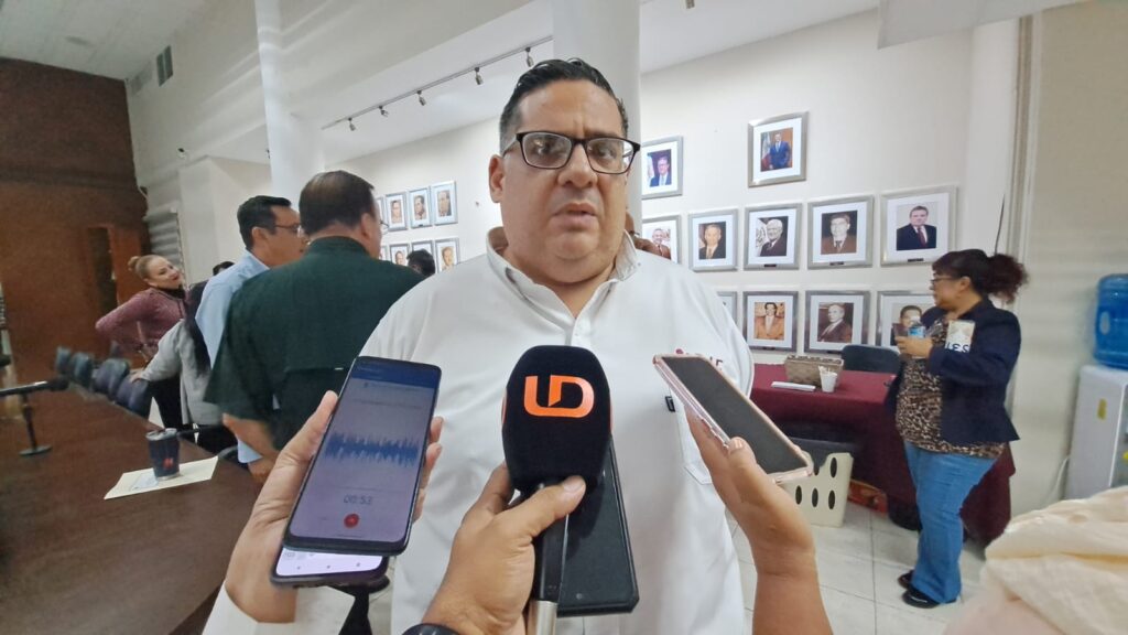 José Luis Gómez Núñez, DIF Mazatlán