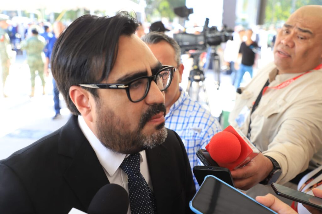presidente municipal Juan de Dios Gámez Mendívil.
