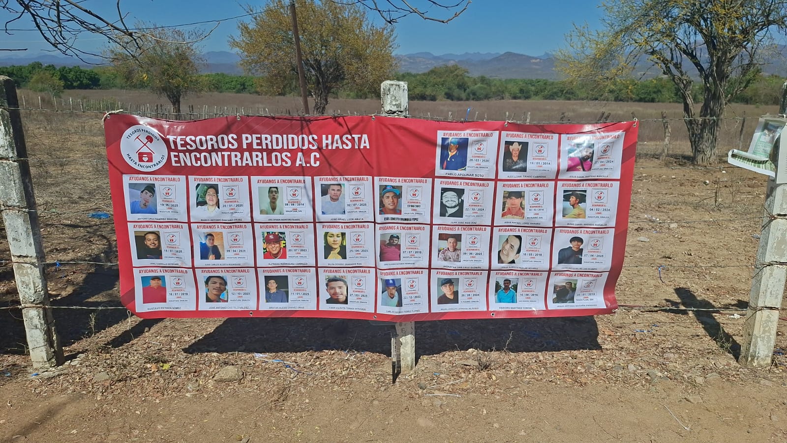 Lona con lista de personas desaparecidas en Concordia, Sinaloa