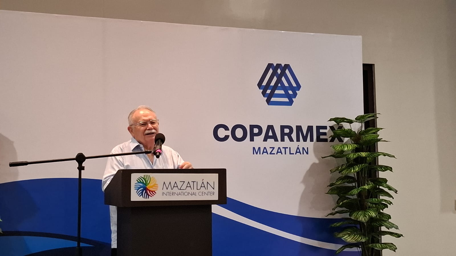 Manuel Díaz Salazar, notario público de Mazatlán