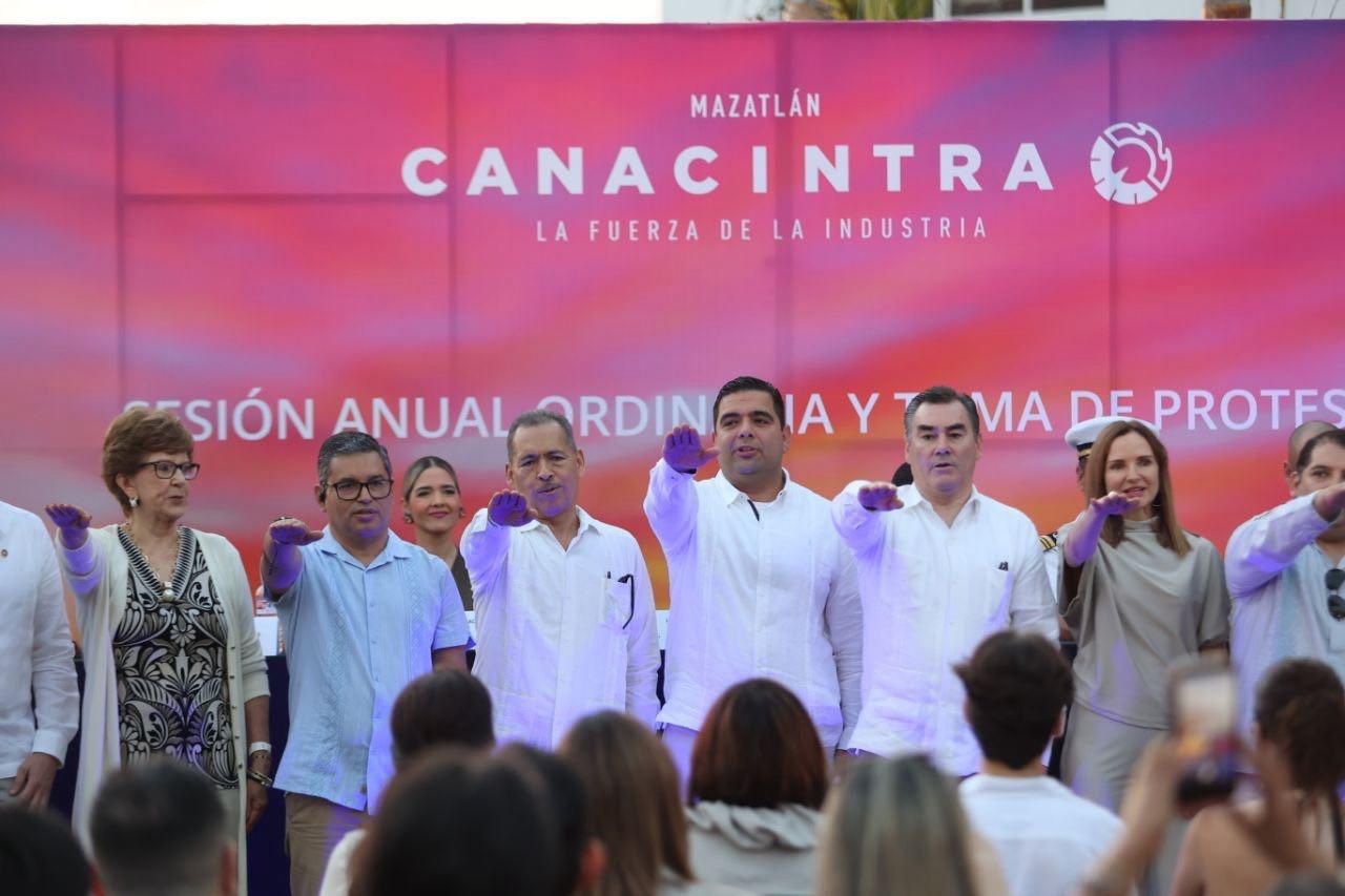 Mario Aguilar asume dirigencia de Canacintra Mazatlán