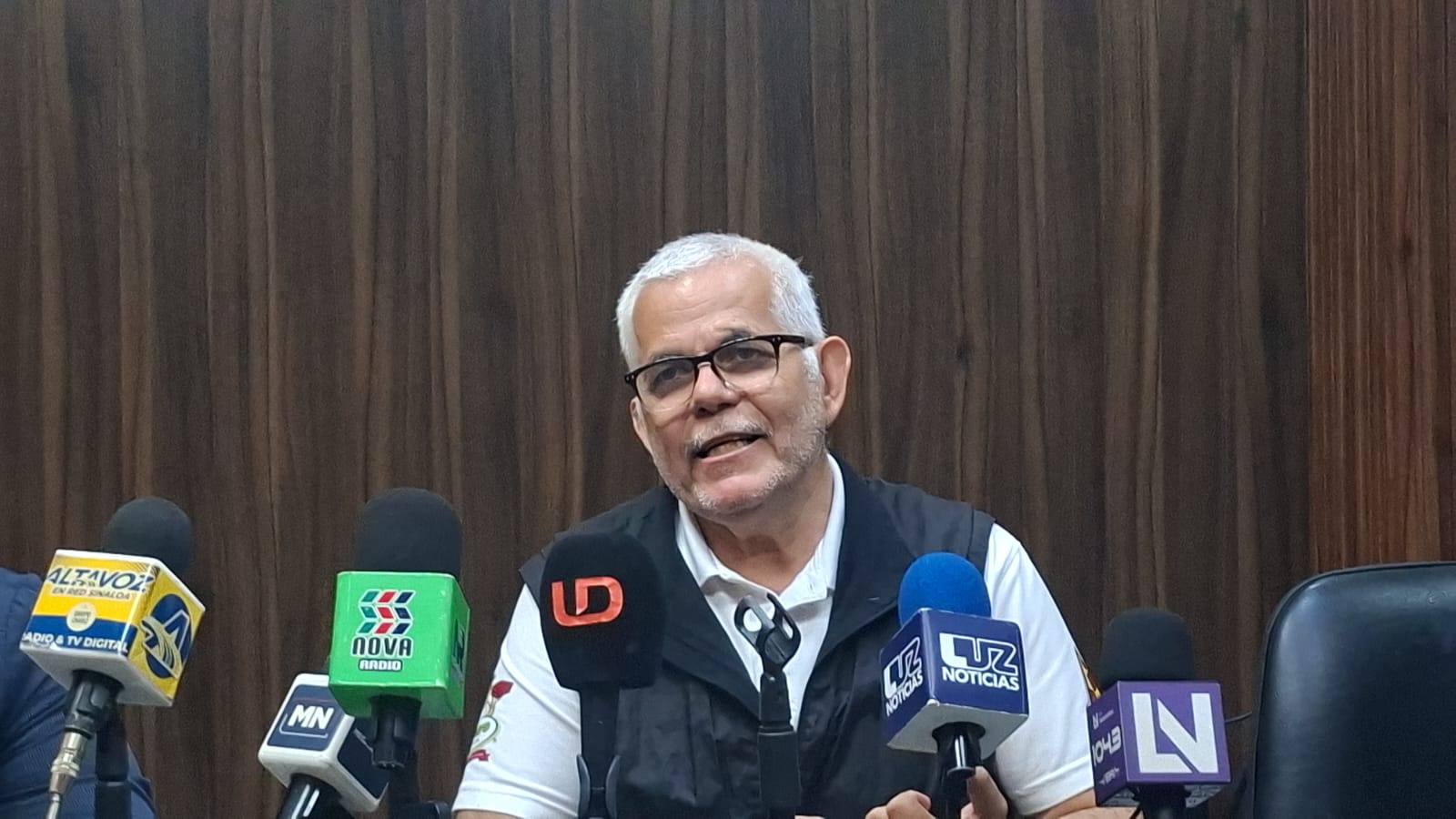 Conferencia de presa