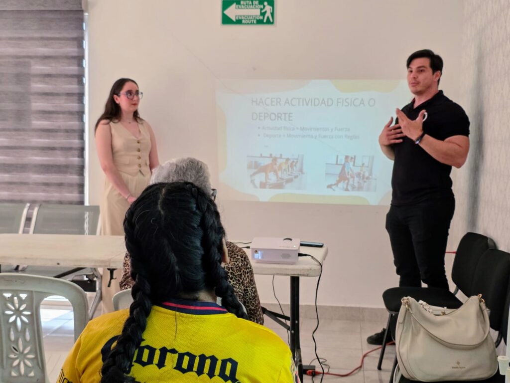 Padres reciben guía para impulsar a hijos en el deporte