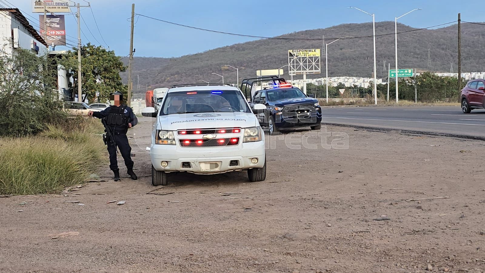 Unidades policiacas en una calle