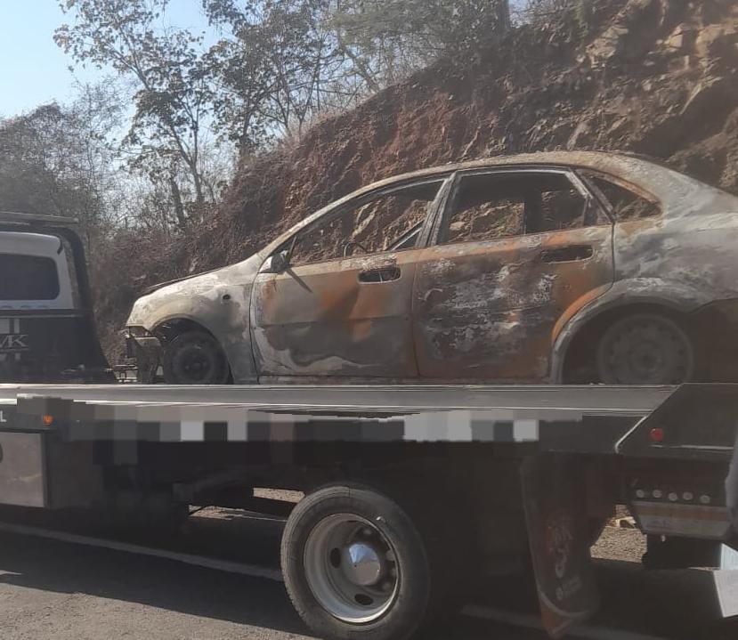 Vehículo incendiado en Mazatlán