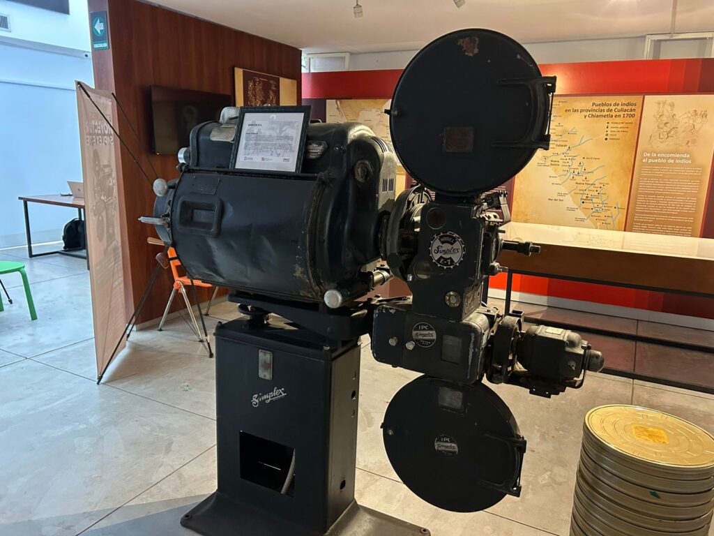 Proyector Simplex E7E