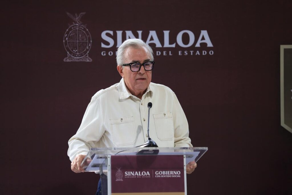 Rocha Moya en entrega de bibliotecas