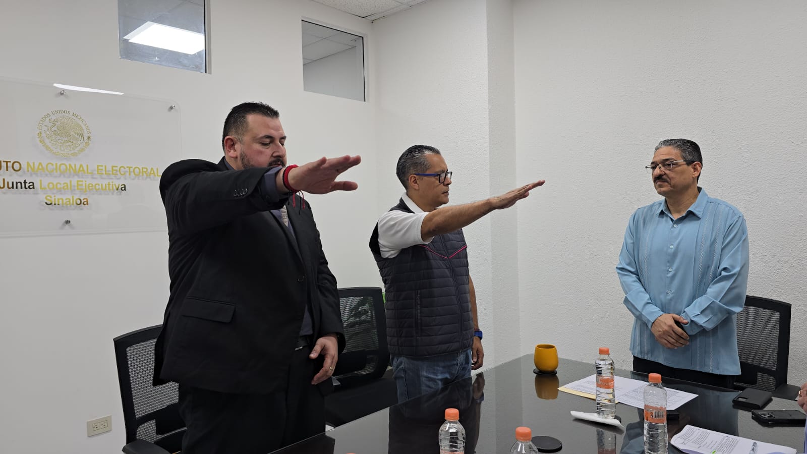 Román Sánchez y Felipe Quintanar rinden protesta en INE