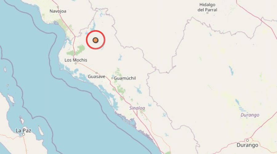 Mapa satelital de Sinaloa con un punto rodeado por un círculo rojo indicando la zona en la que hubo un sismo