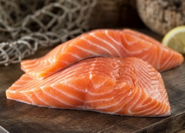 EU retira del mercado filetes de salmón por riesgo de contaminación con Listeria