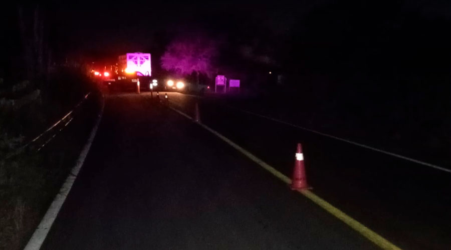 Seguirá cerrada la autopista de badiraguato por volcadura