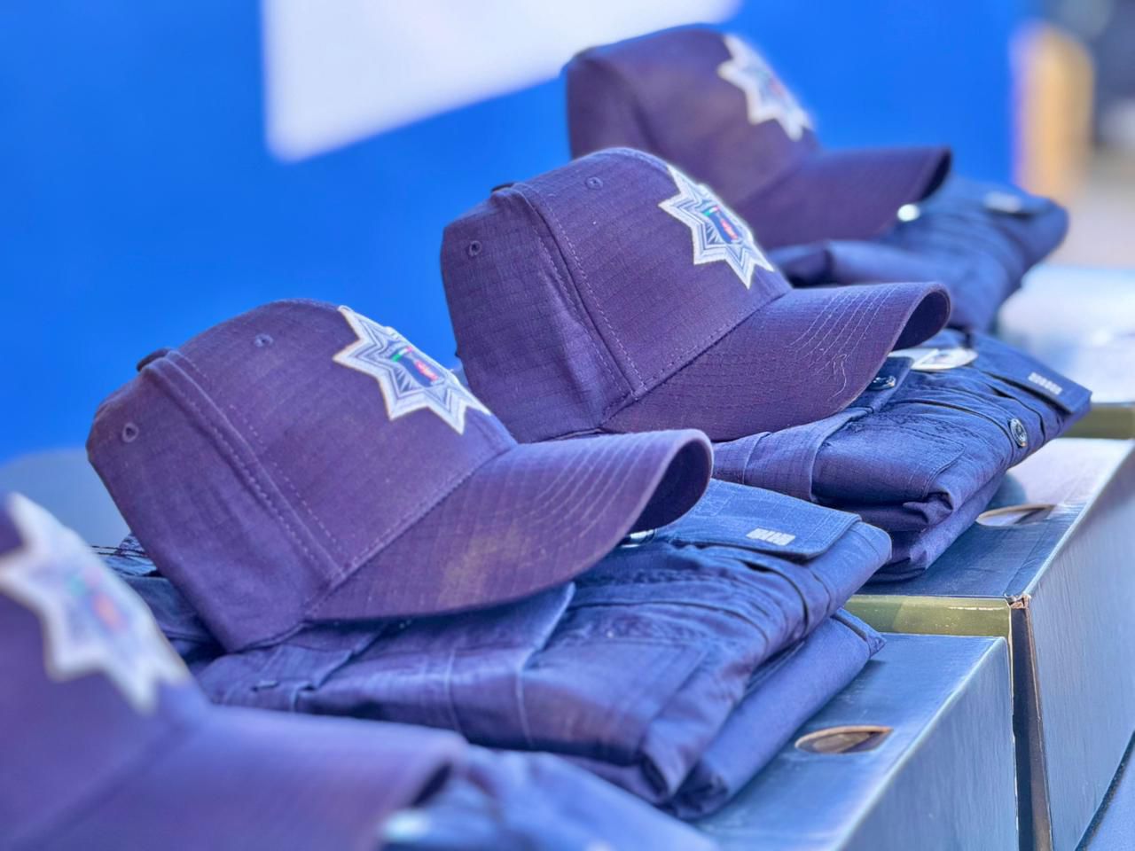 Entrega de uniformes para los elementos de Seguridad Pública y Tránsito de El Fuerte.