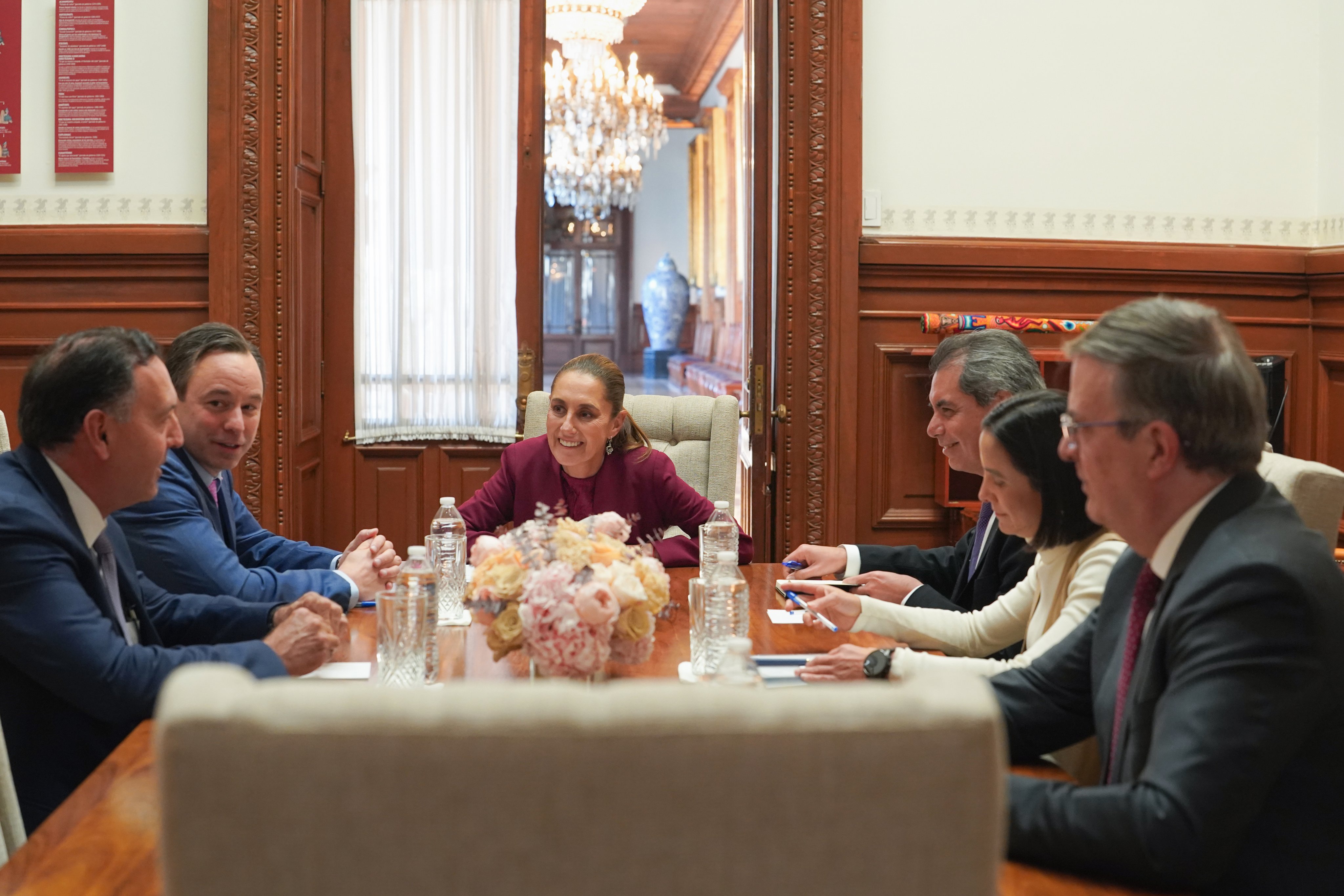 Claudia Sheinbaum se reúne con directivos de GE Vernova y Xignux en el Palacio Nacional