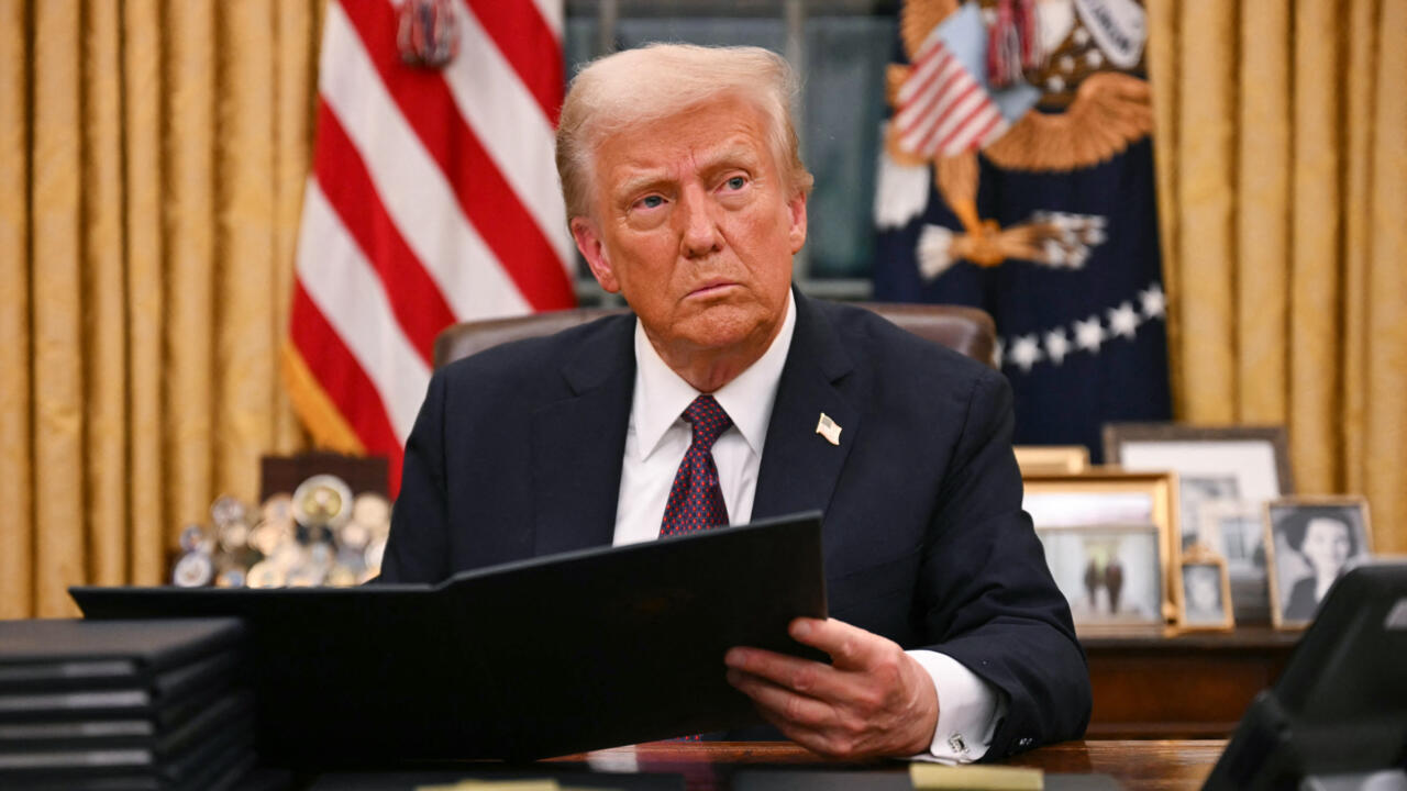 Trump firma orden para imponer arancel global del 10 %: 
