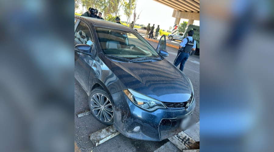 Vehículo dañado por golpes