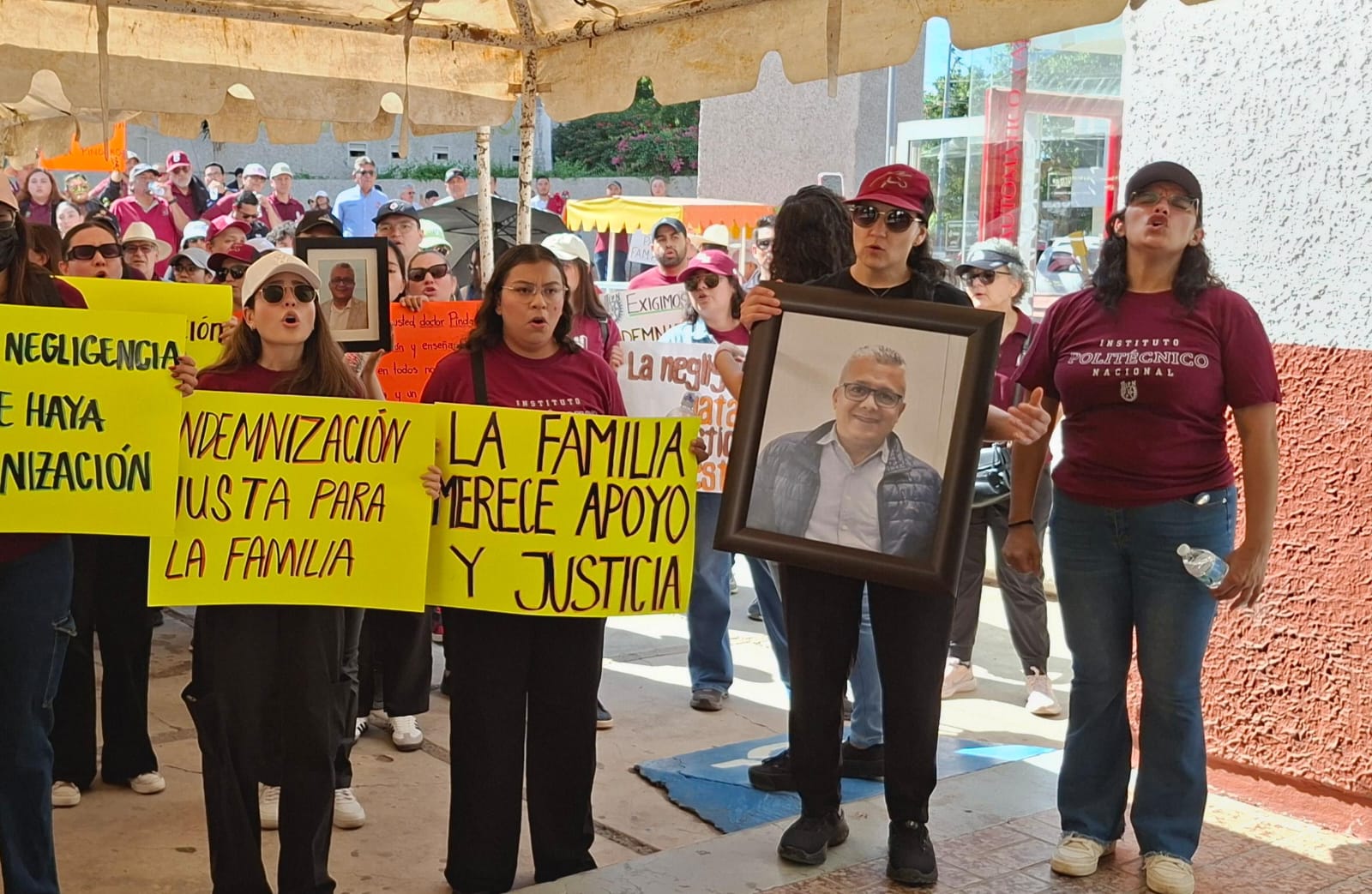 Viuda de Píndaro exige justicia en Guasave