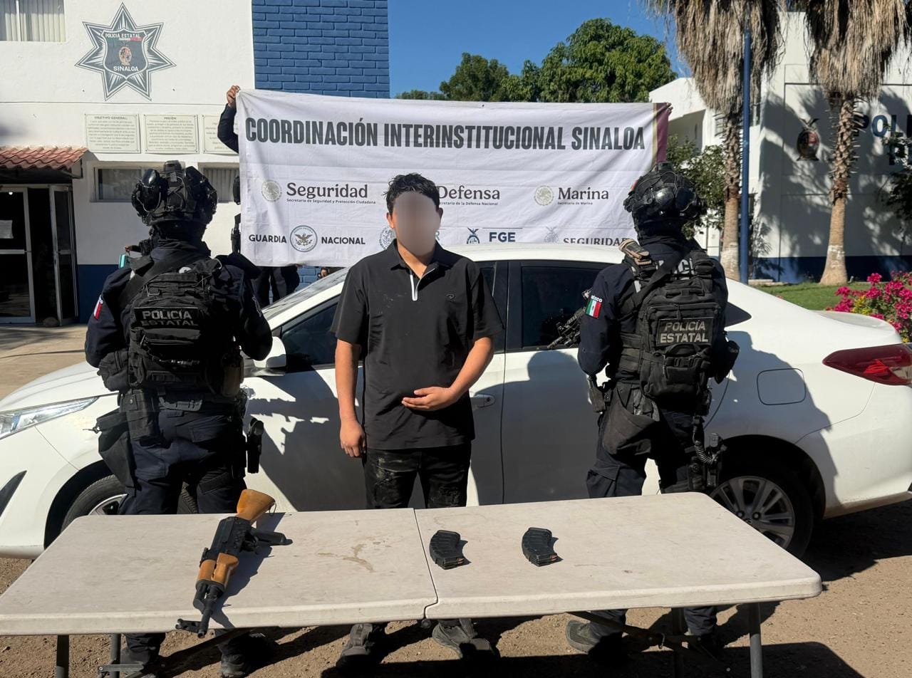 Detenido por Policía Estatal en el fraccionamiento Los Ángeles tras persecución traía un AK-47
