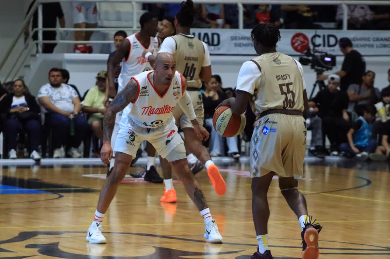 Con mucho sufrimiento, Venados Basketball saca triunfo en el Lobo Dome