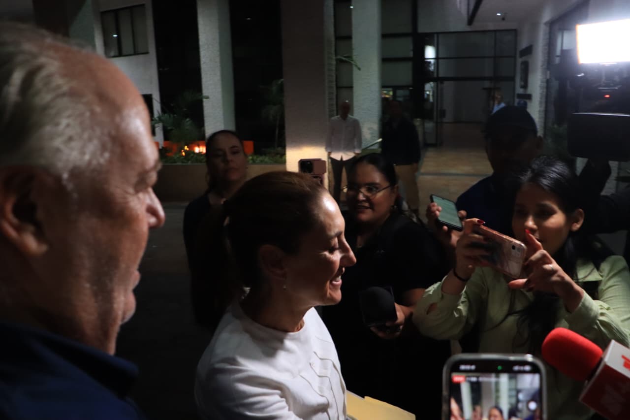 La presidenta Claudia Sheinbaum llega a Mazatlán