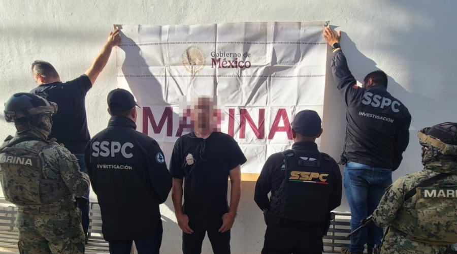 Marina detiene a un hombre