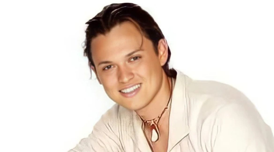 Héctor Zamorano, exparticipante de La Academia.