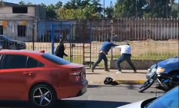Riña en zona 30 Los Mochis