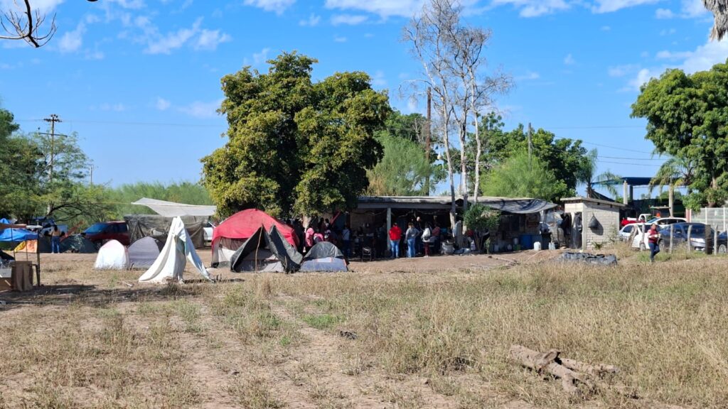 Casas de campaña de familias sin vivienda.