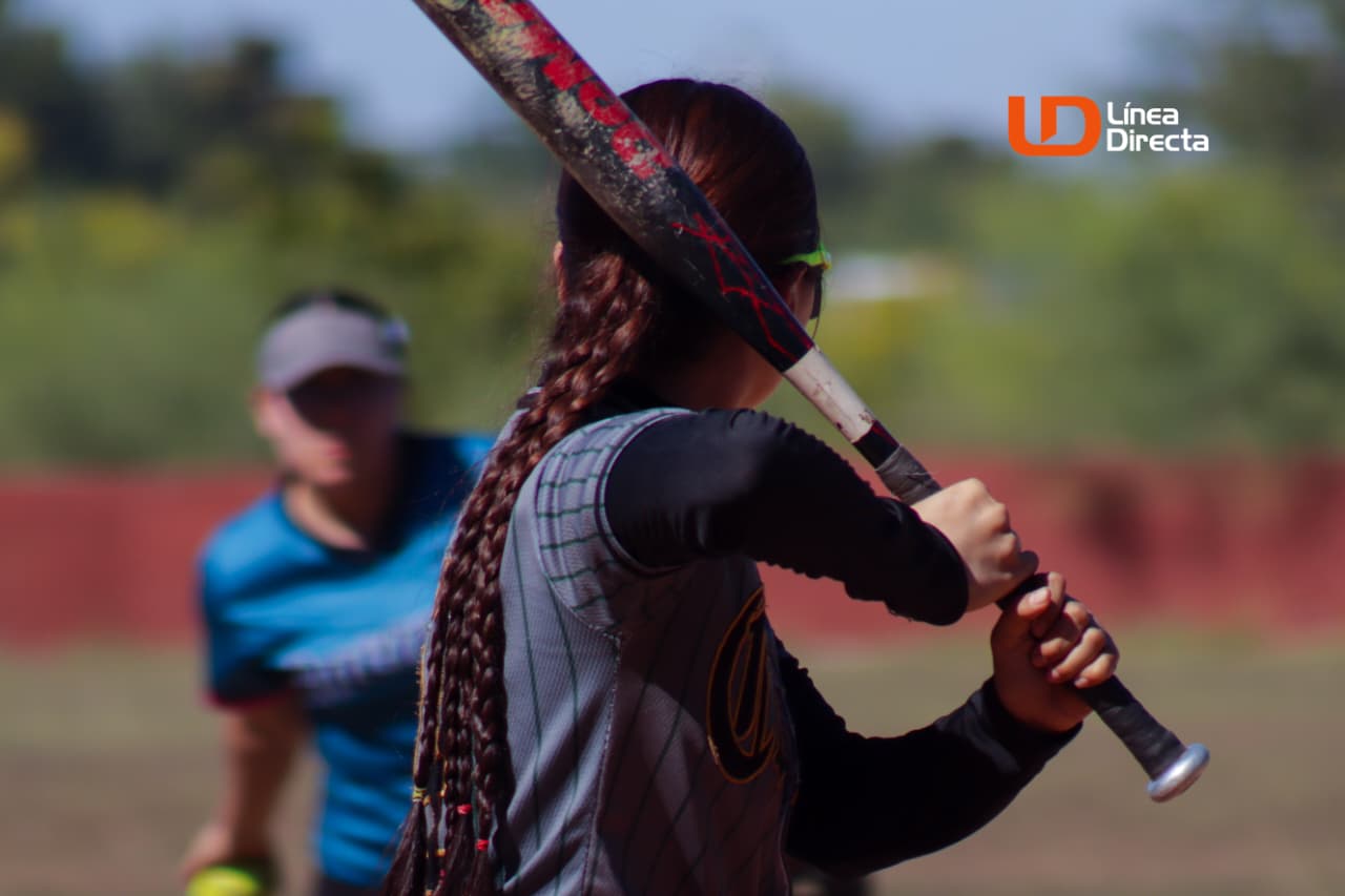final varonil y femenil del torneo estudiantil de softbol en Los Mochis