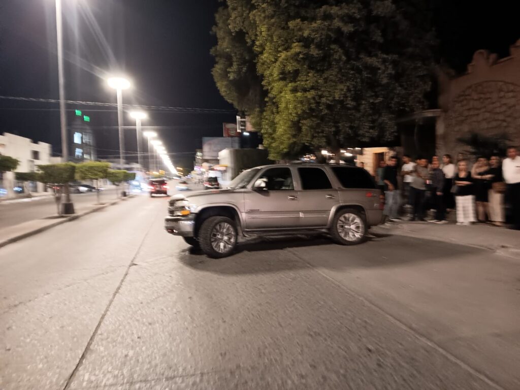 Choque en cruce de Guamúchil deja fuertes daños; menor no respetó el alto