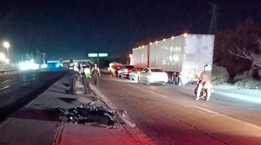 Elementos de Guardia Nacional atienden accidente entre dos motocicletas, en Mazatlán 