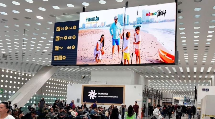 Promoción de Mazatlán en pantallas del aeropuerto de CDMX