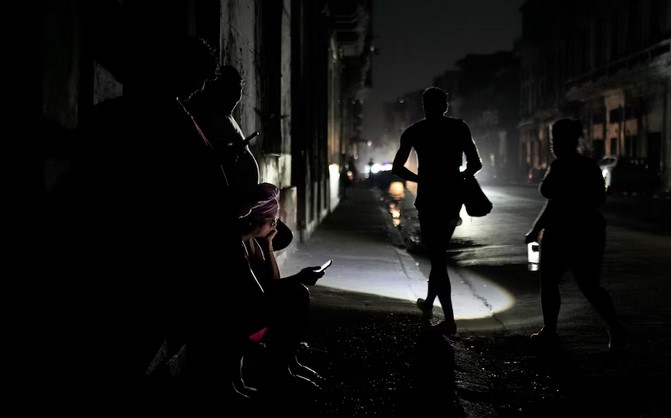 Cuba sufre apagón generalizado: colapso del sistema eléctrico deja a toda la isla sin luz