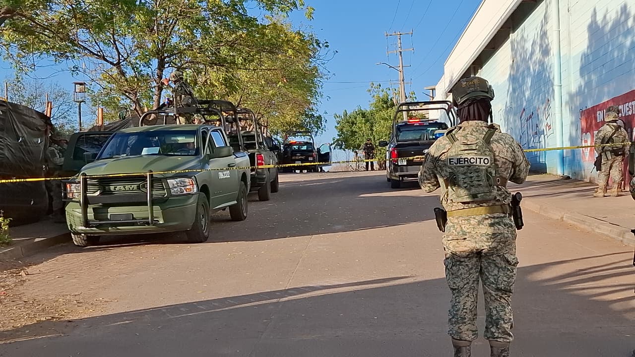 Elementos del ejercito en zona acordonada