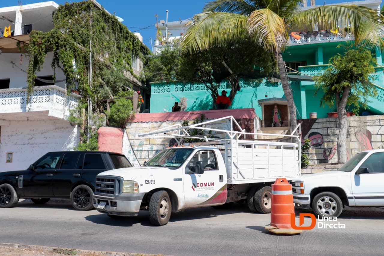Camioneta obras púbicas Toplobampo