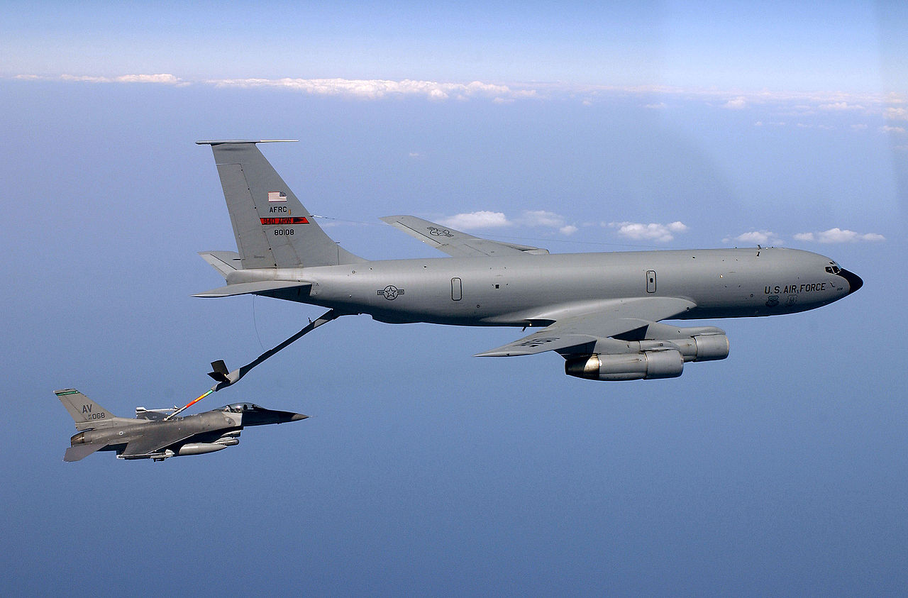 Avión cisterna de EU se estrella en Irak; realizaba labores de apoyo a operación en Irán
