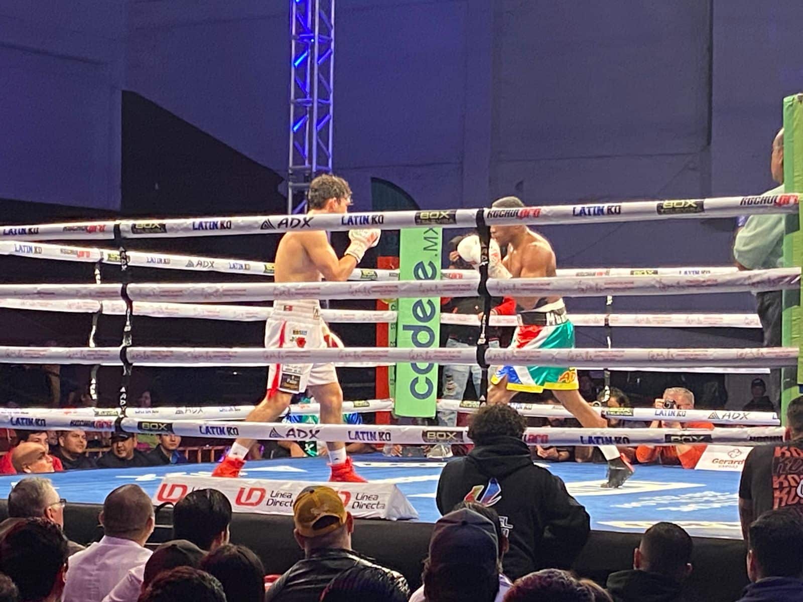 Rosario Alejandro Sánchez en el ring en Los Mochis