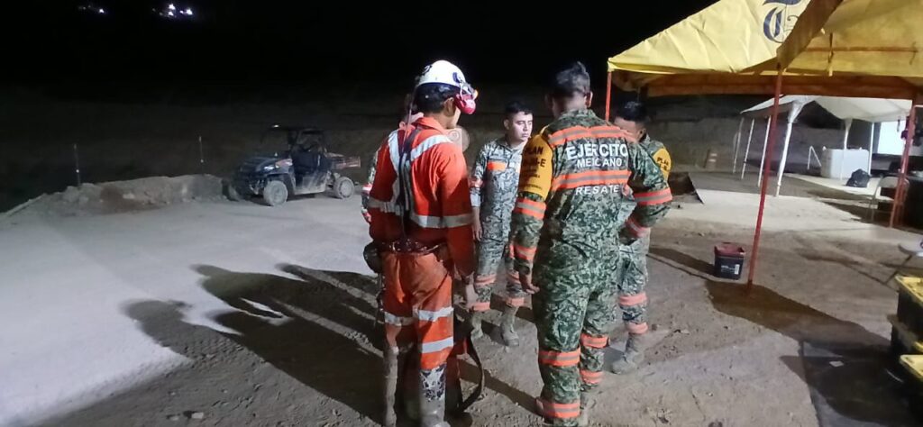 Brigada de rescate de mineros atrapados en Rosario, Sinaloa