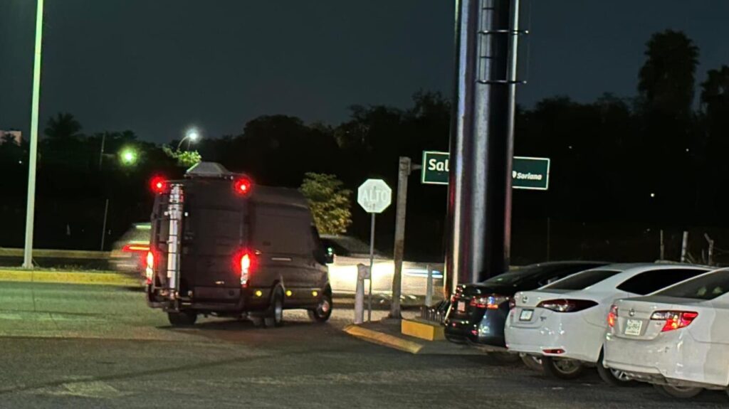 Camioneta Sprinter de la SSPC en Los Mochis