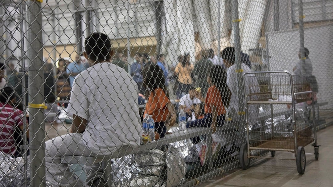 Centro de detención para migrantes en Texas prohíbe visitas por brote de sarampión