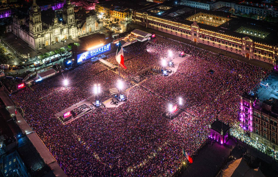Shakira hace vibrar el Zócalo en el cierre de su gira Las Mujeres Ya No Lloran