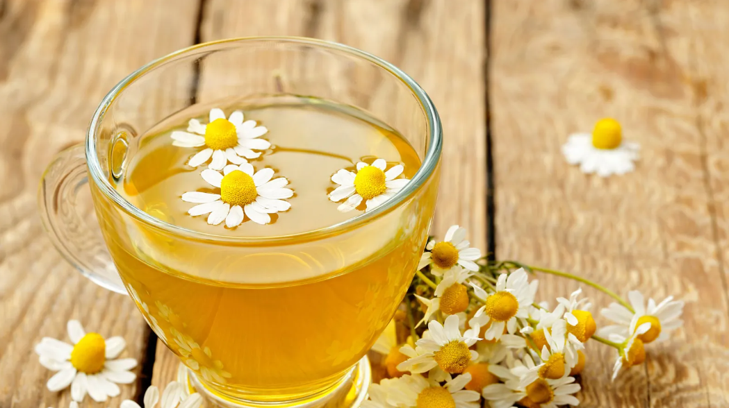 Manzanilla: el té tradicional con propiedades digestivas y relajantes