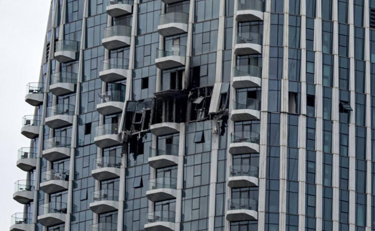 Dubái detiene vuelos tras incidente con dron que provoca incendio