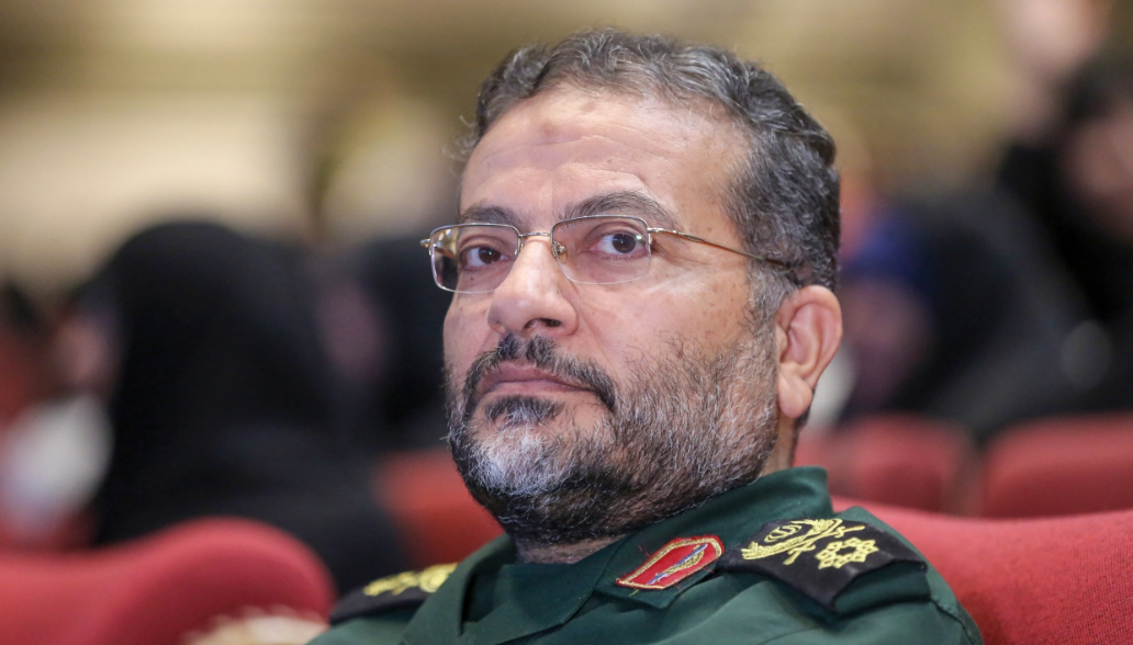 Muere líder de milicia Basij en bombardeo en Teherán
