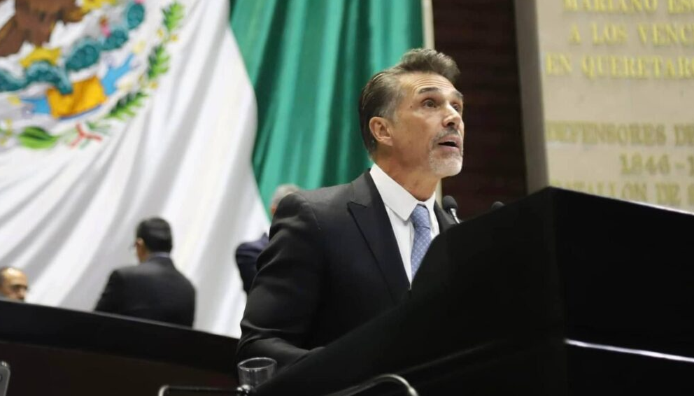 Sergio Mayer busca