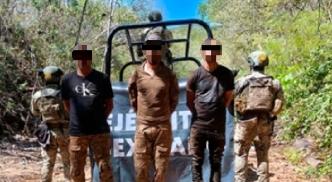 Ejército localiza campamento y detiene a tres civiles armados en sierra de San Ignacio