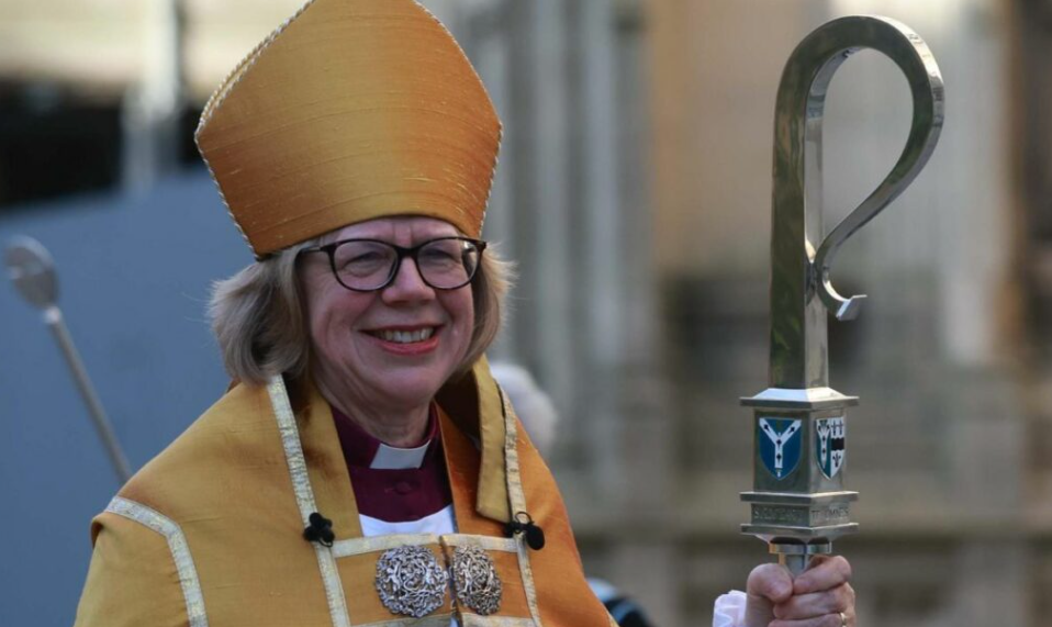 Histórico relevo: La Iglesia anglicana nombra a Sarah Mullally como su nueva líder