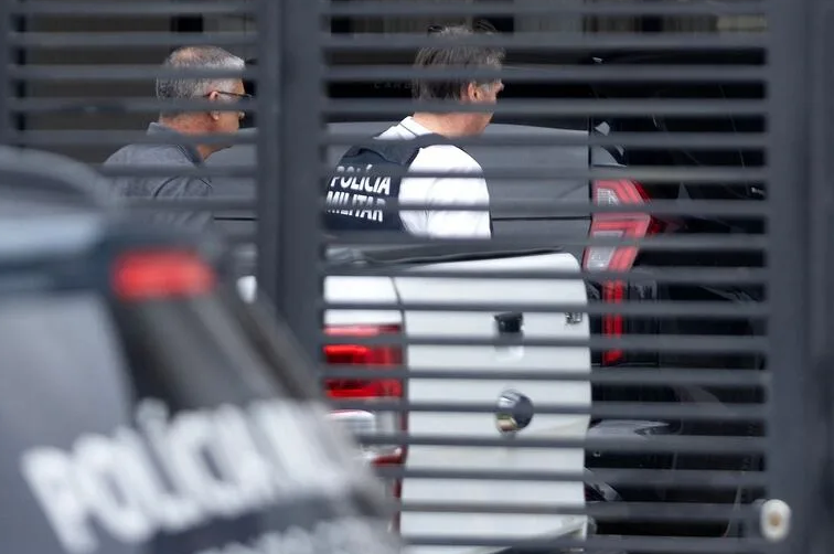 Bolsonaro sale del hospital y cumplirá arresto domiciliario por 90 días
