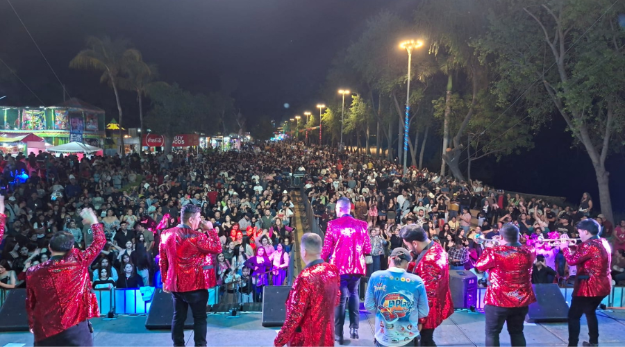 Evento de inicio con música en vivo del Carnaval Sinaloa de Leyva 2026