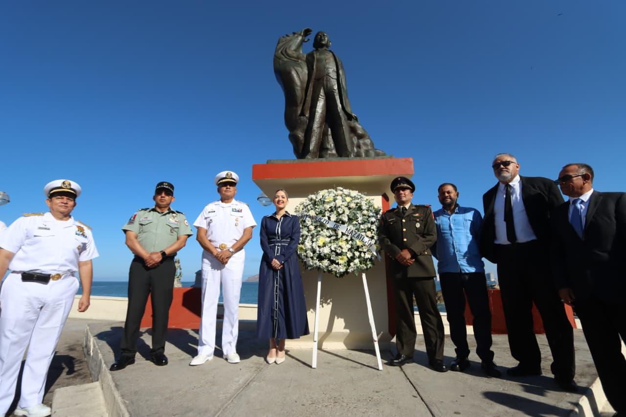 Celebran natalicio de Benito Juárez en Mazatlán