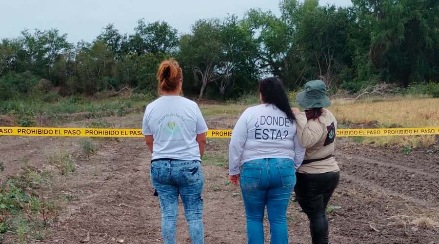 Madres buscadoras en zona de localización de restos humanos en Culiacán